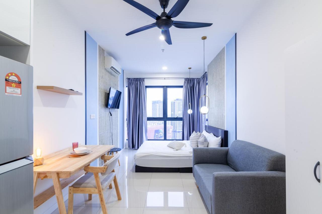 Highpark Suites In Petaling Jaya, Kelana Jaya By Plush Kampong Baharu Sungai Way Exteriör bild