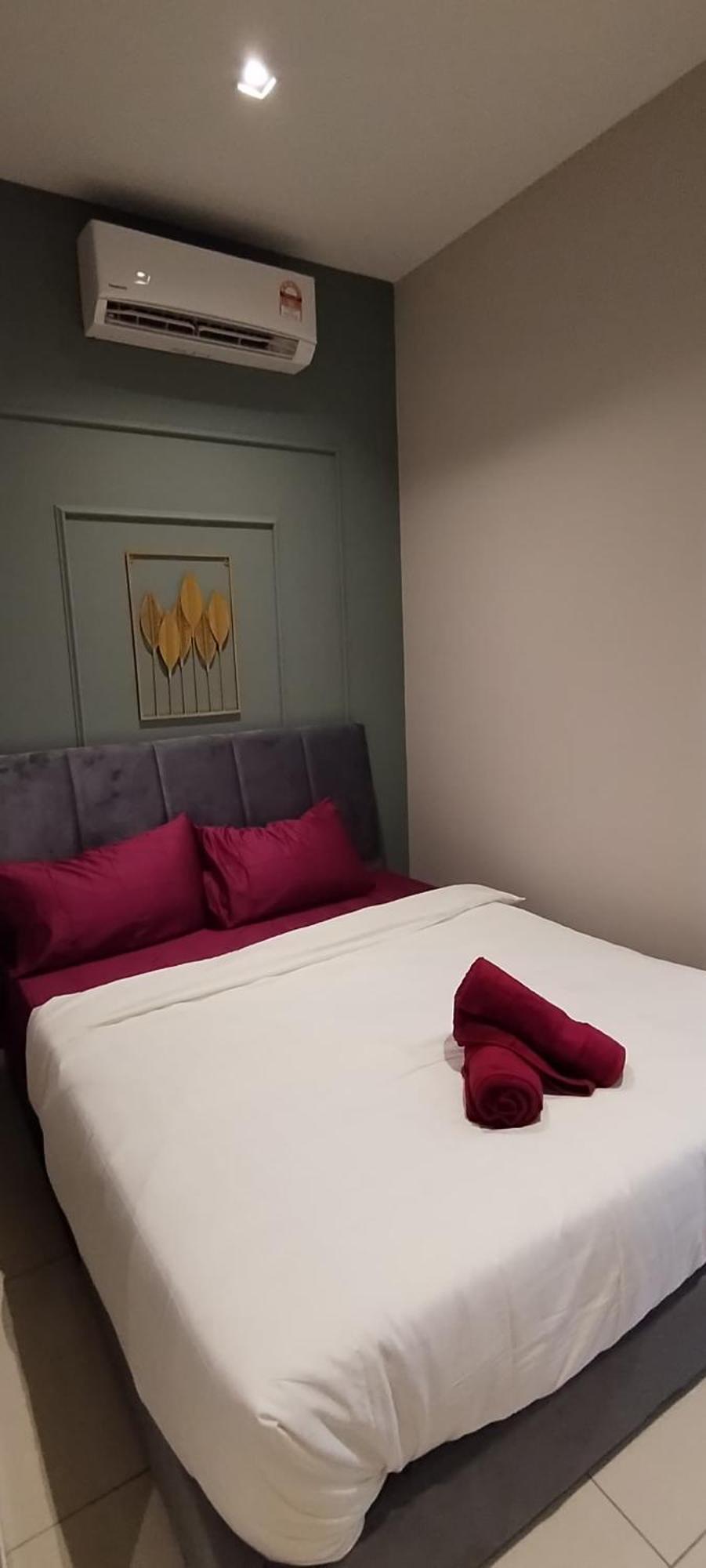 Highpark Suites In Petaling Jaya, Kelana Jaya By Plush Kampong Baharu Sungai Way Exteriör bild