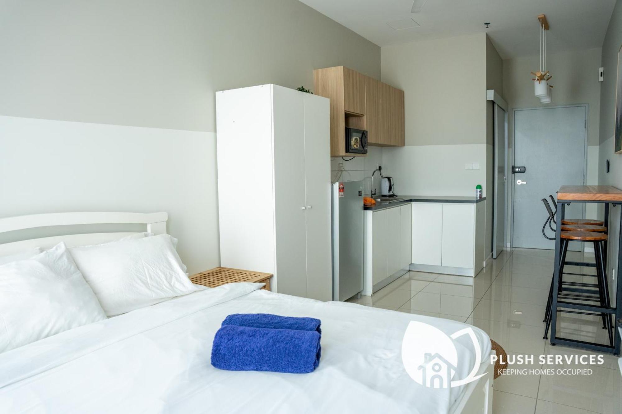 Highpark Suites In Petaling Jaya, Kelana Jaya By Plush Kampong Baharu Sungai Way Exteriör bild
