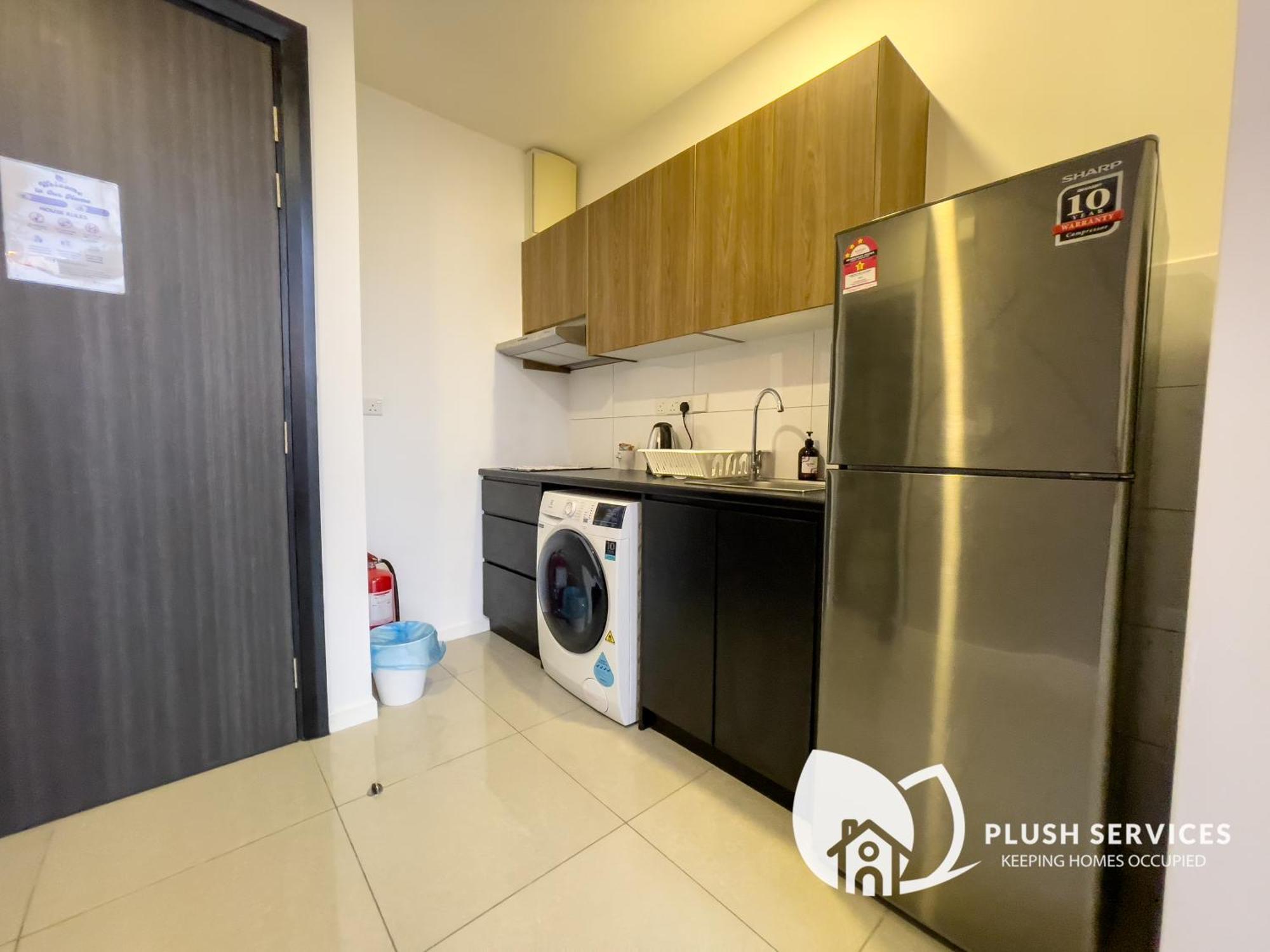 Highpark Suites In Petaling Jaya, Kelana Jaya By Plush Kampong Baharu Sungai Way Exteriör bild