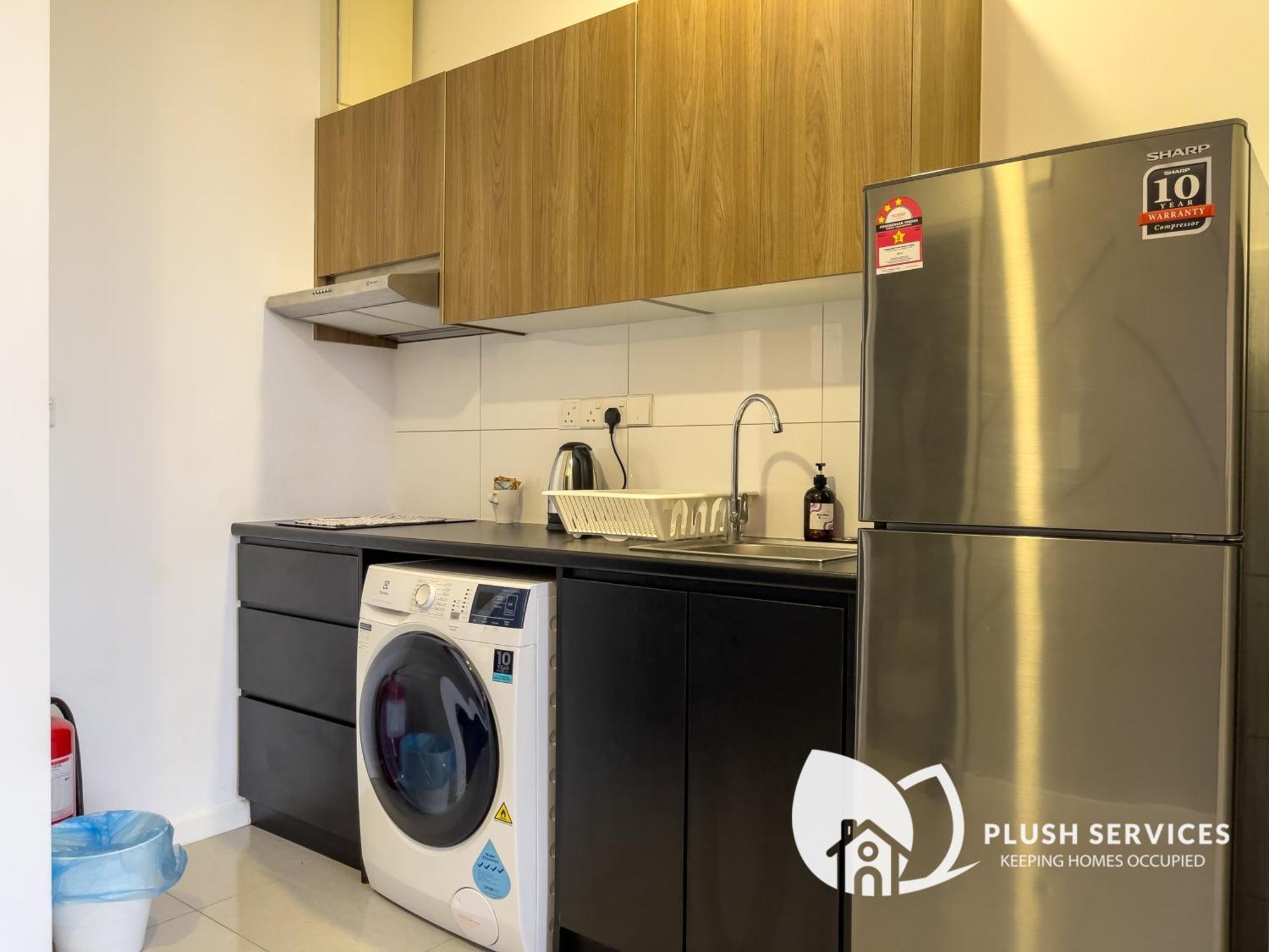 Highpark Suites In Petaling Jaya, Kelana Jaya By Plush Kampong Baharu Sungai Way Exteriör bild