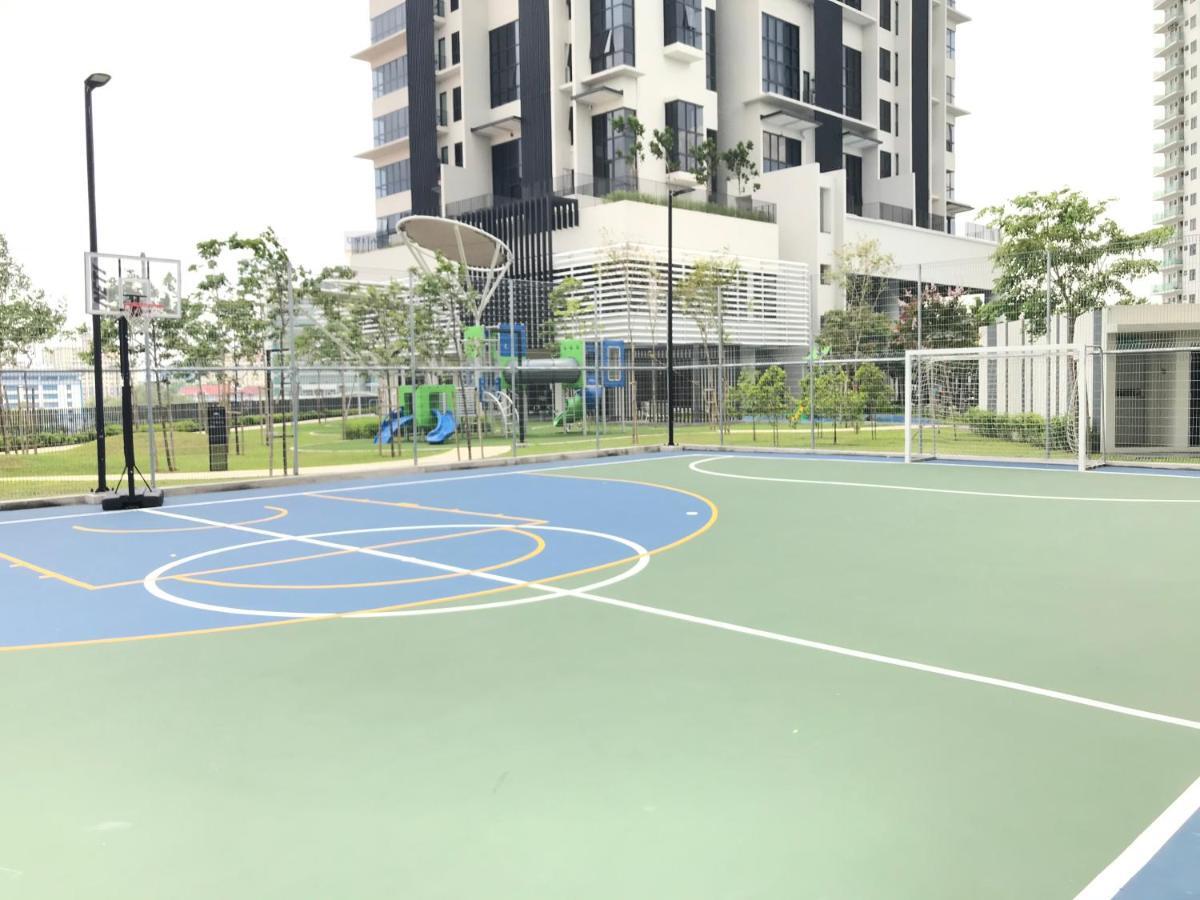 Highpark Suites In Petaling Jaya, Kelana Jaya By Plush Kampong Baharu Sungai Way Exteriör bild