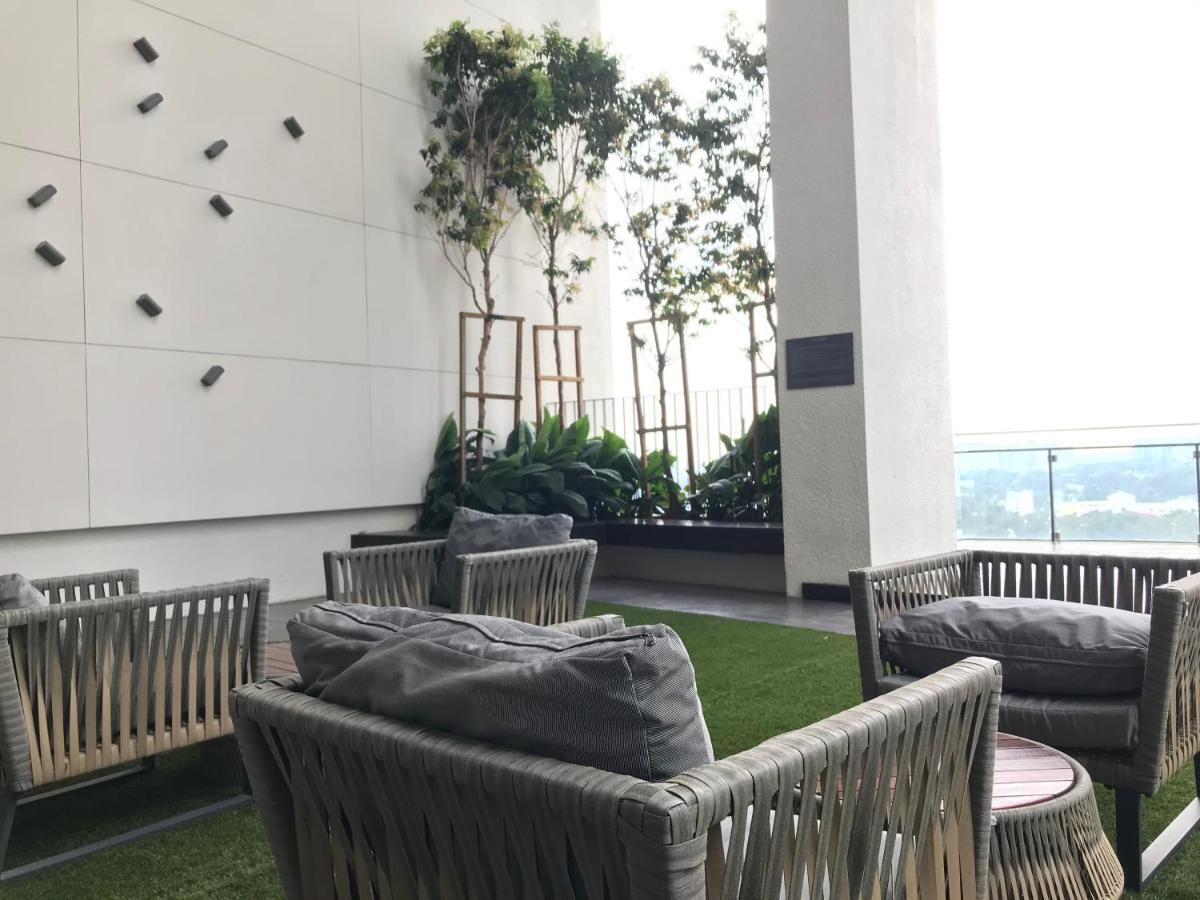 Highpark Suites In Petaling Jaya, Kelana Jaya By Plush Kampong Baharu Sungai Way Exteriör bild